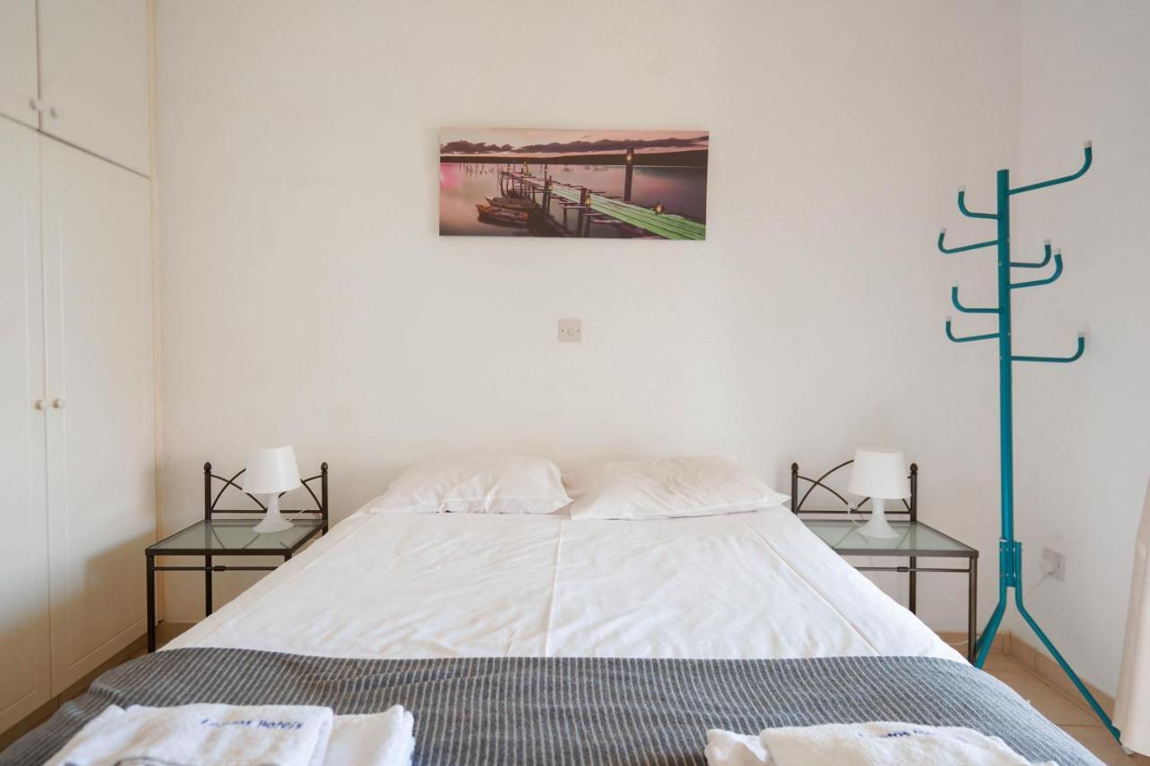Resitour - Regina Gardens Apartment Пафос Екстериор снимка