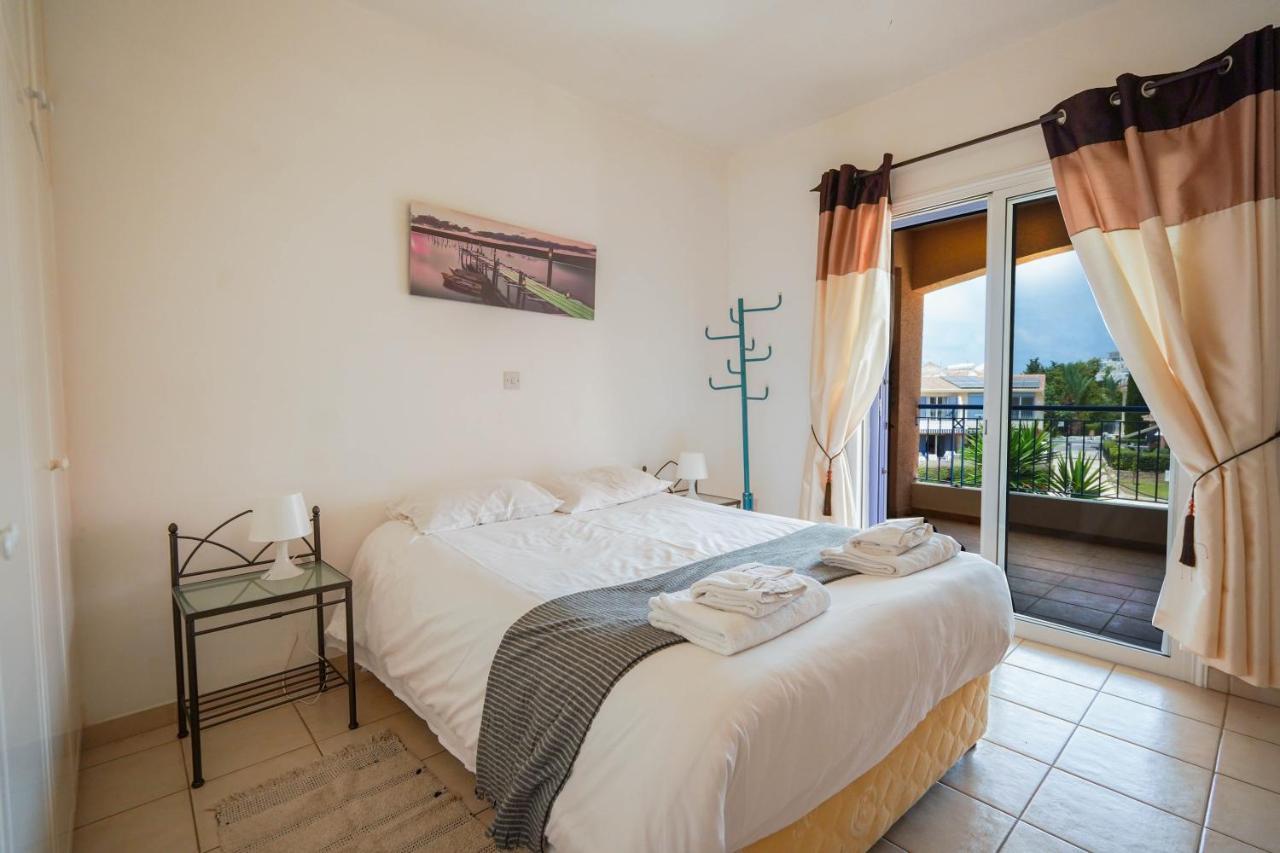 Resitour - Regina Gardens Apartment Пафос Екстериор снимка