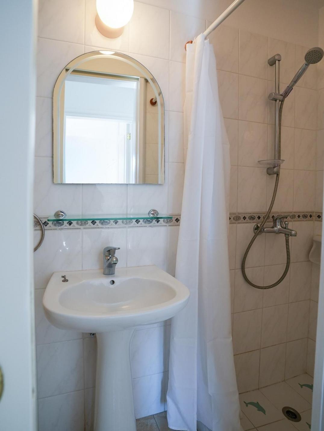 Resitour - Regina Gardens Apartment Пафос Екстериор снимка