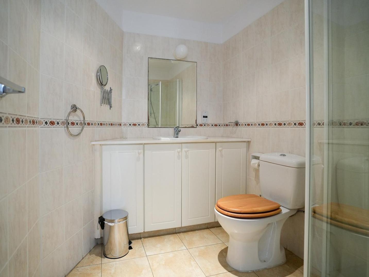 Resitour - Regina Gardens Apartment Пафос Екстериор снимка