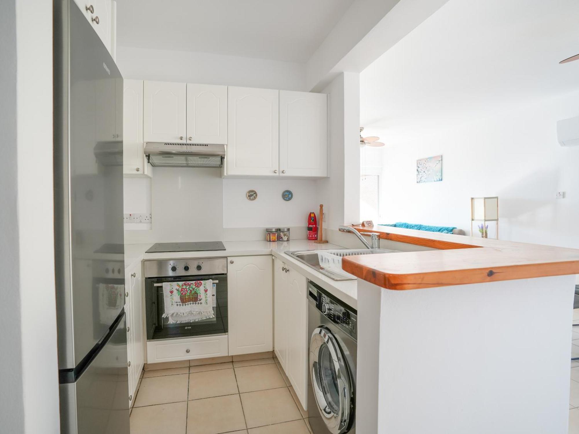 Resitour - Regina Gardens Apartment Пафос Екстериор снимка